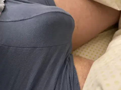 25 bi bulging in bed