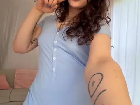 “I’m straight but”…guys… I know you’re straight, I’m a girl. Now shut up and suck 🩵