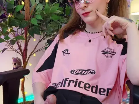 Is it as pink as my T-shirt? 🤭